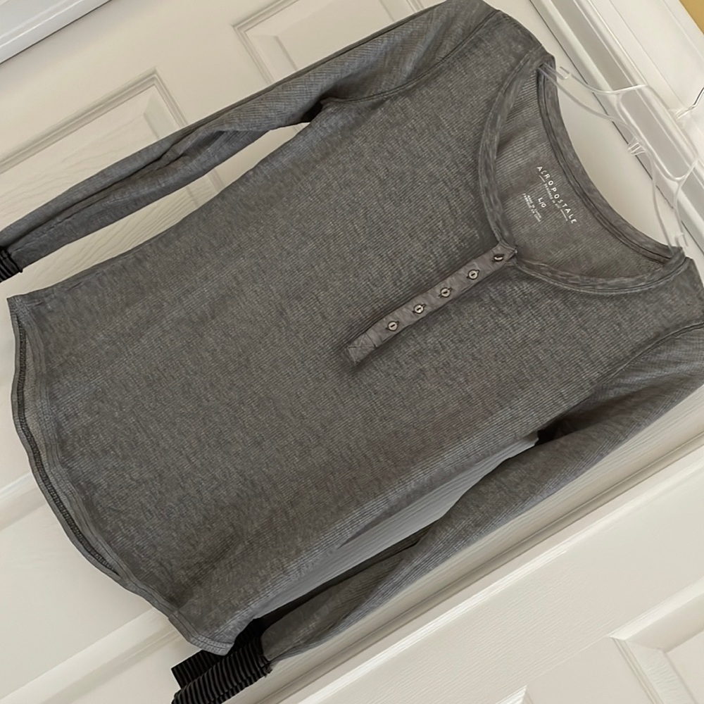 Aeropostale thermal henley tee, size L